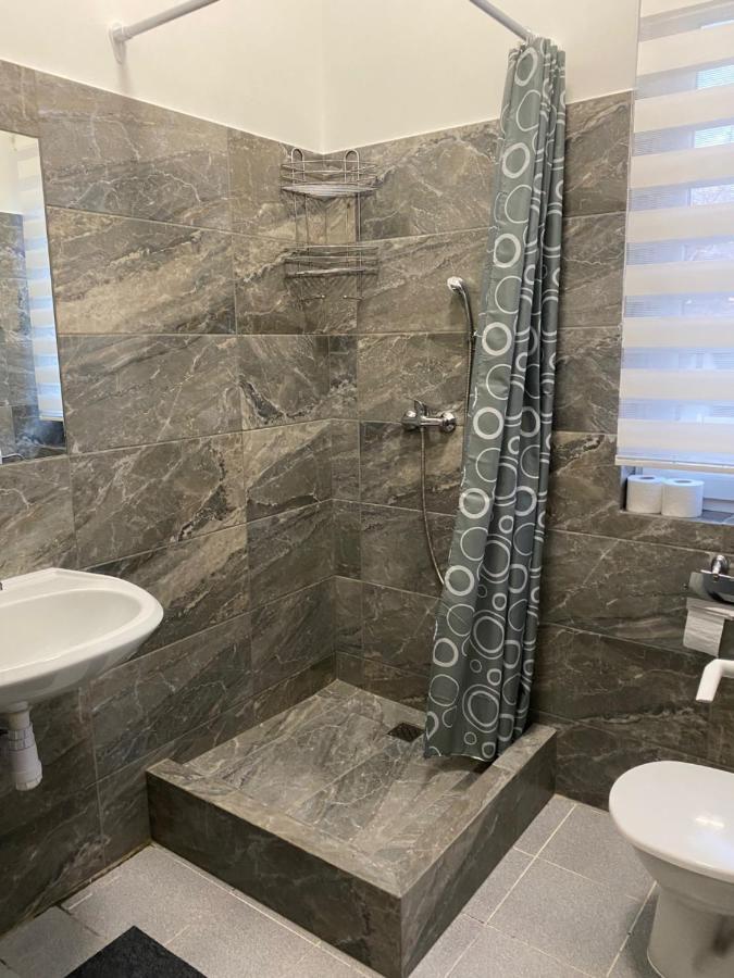 Gyál Tocc Apartman מראה חיצוני תמונה