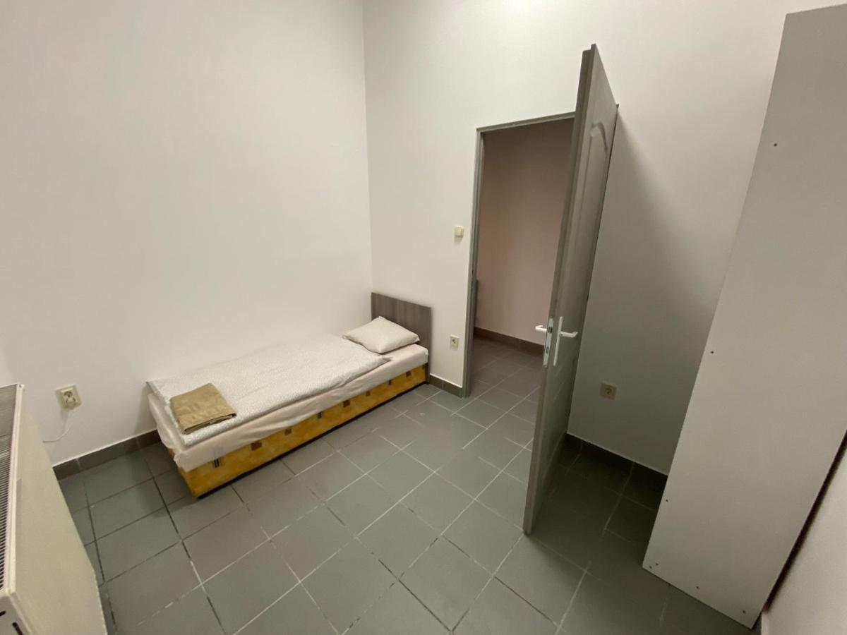 Gyál Tocc Apartman מראה חיצוני תמונה