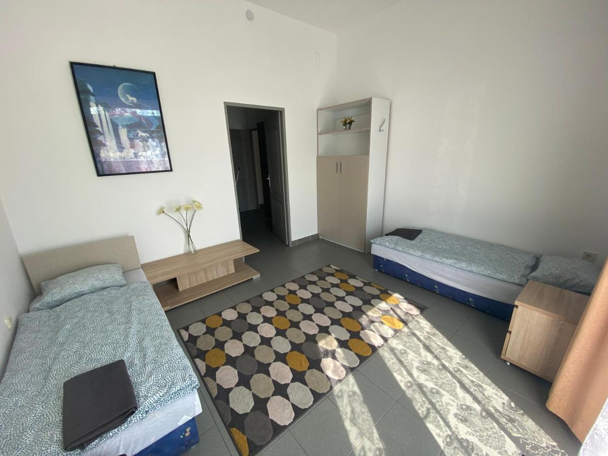 Gyál Tocc Apartman מראה חיצוני תמונה