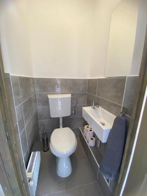 Gyál Tocc Apartman מראה חיצוני תמונה